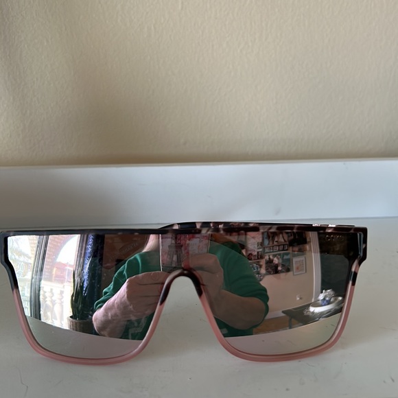 CAKE oversized shield sunglasses - Picture 11 of 12